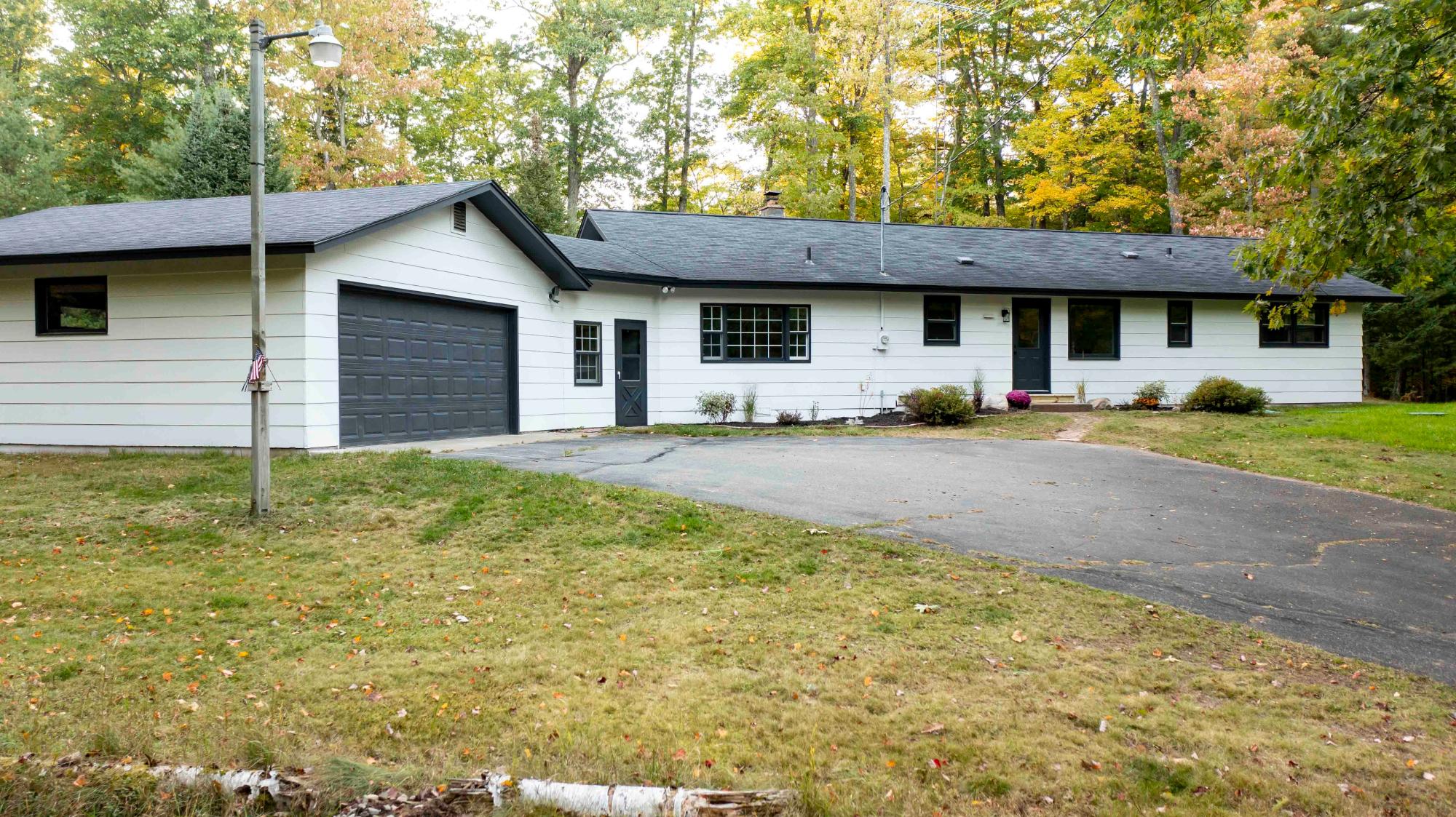 3721 Forest Ln